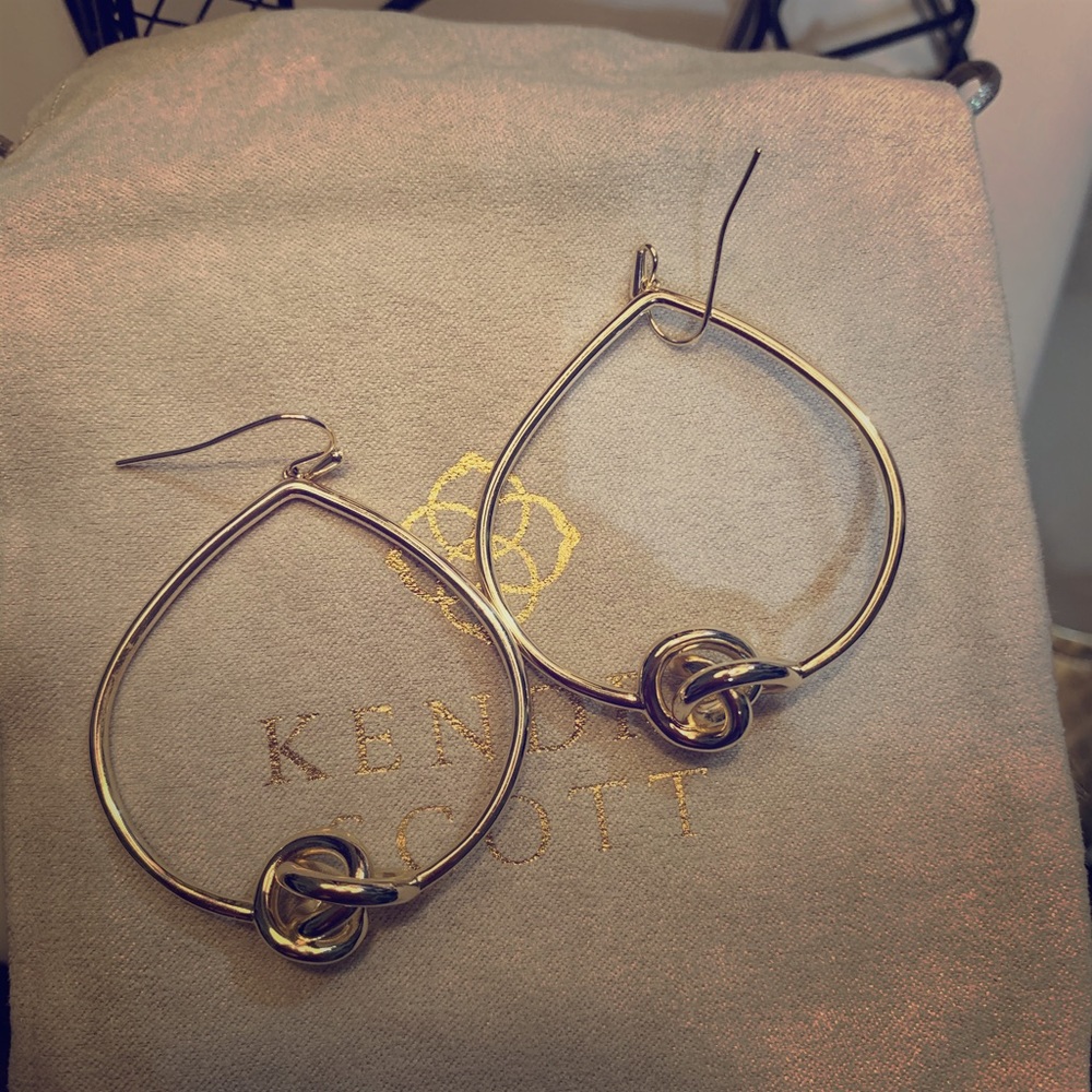 Kendra Scott Presleigh Hoop Earrings in Gold